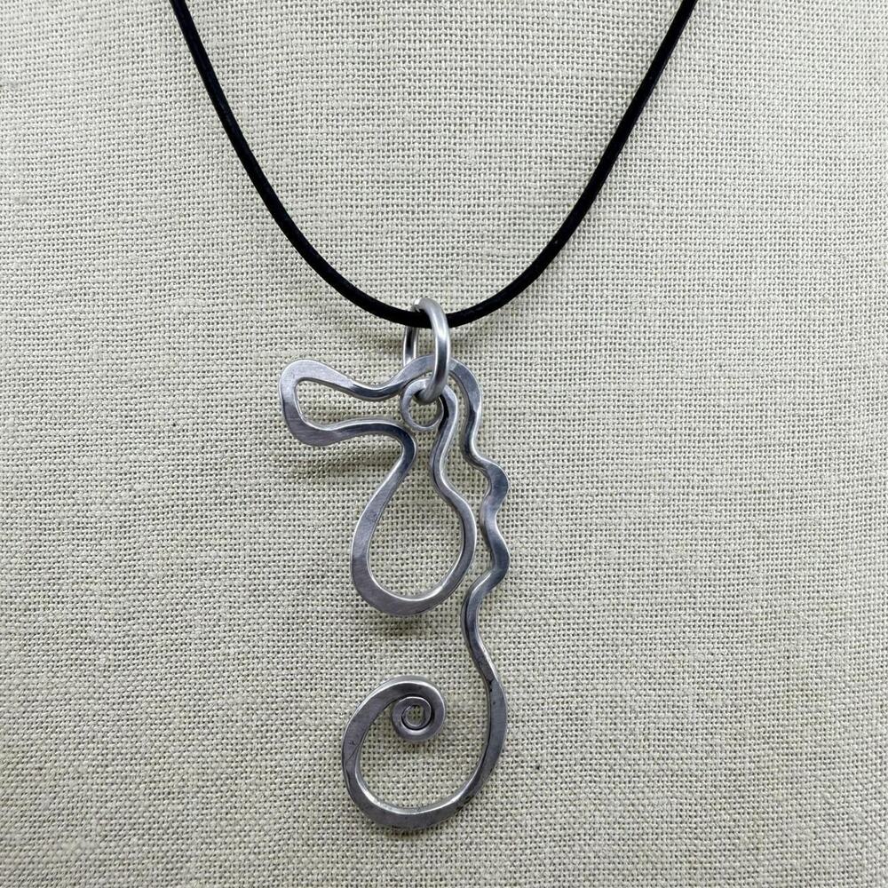 Artistic seahorse pendant necklace silver